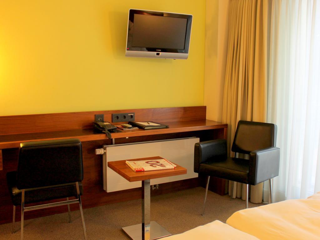 Venusberghotel Бон Екстериор снимка